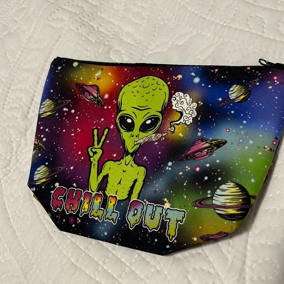 Alien Makeup bag - Picture 2 of 2